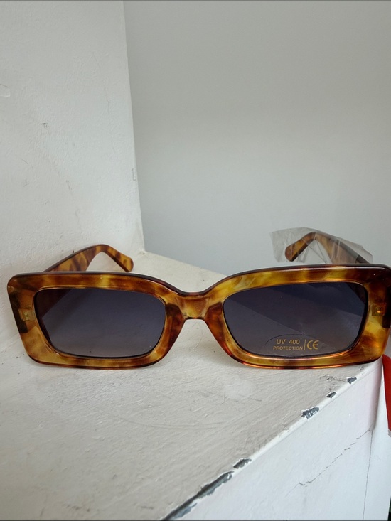 Rich & Famous Accessories - Rich & Famous Square Yellow Brown Tortoise Sunglasses NWT